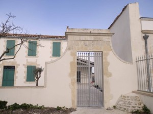 ARS-EN-RE-Mairie-Office-Tourisme-Salle-mariages-2